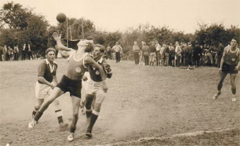 195x - Handballspielszene.jpg