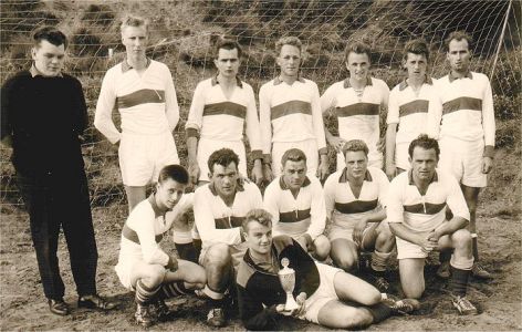 196x - Fussball Pokalsieger in Gnutz.jpg