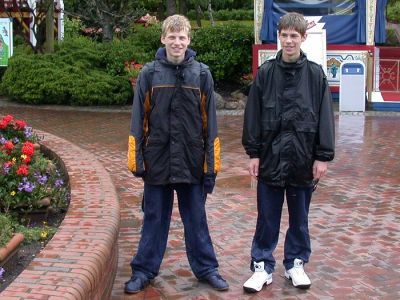 37 - Kevin und Florian sind nass.jpg