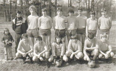1984 - Fussball Jugend mit Karl-Heinz Manke.jpg